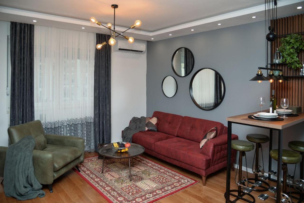 Mirror Apartment With Private Parking Нови-Сад Экстерьер фото