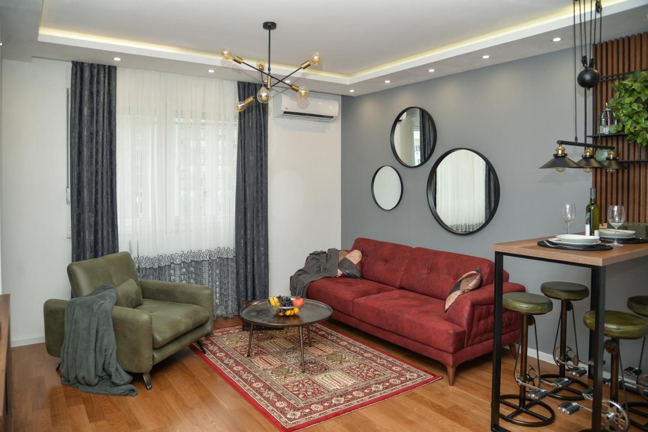 Mirror Apartment With Private Parking Нови-Сад Экстерьер фото
